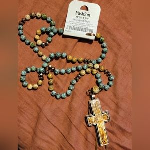 nwt Cross necklace